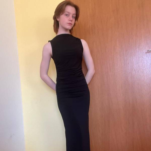modelka s ID 010244CE94 p031