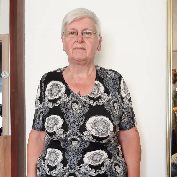 modelka s ID 010246SFGE p031