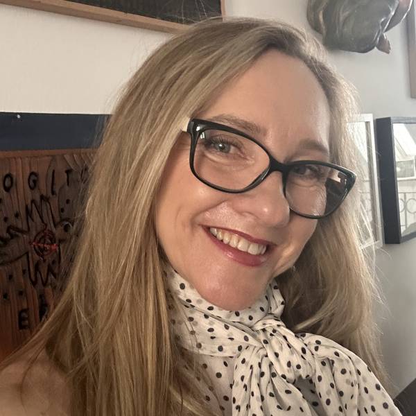 modelka s ID 01024DZ9LW p021