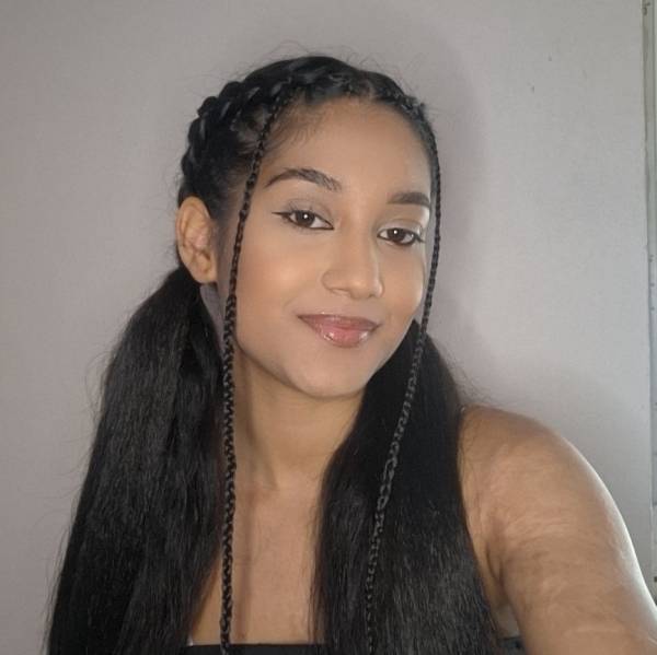 modelka s ID 01024E94EV p021