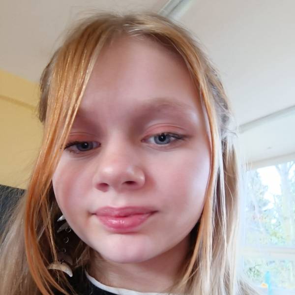 modelka s ID 01025BH1OU p021