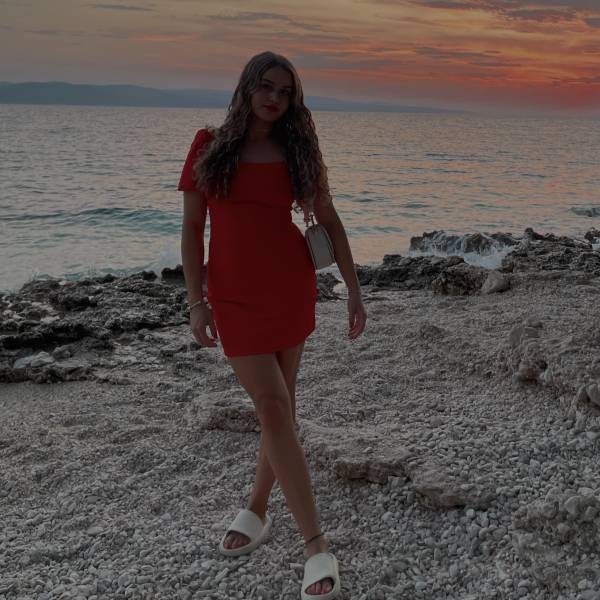 modelka s ID 01025HQ3KH p031