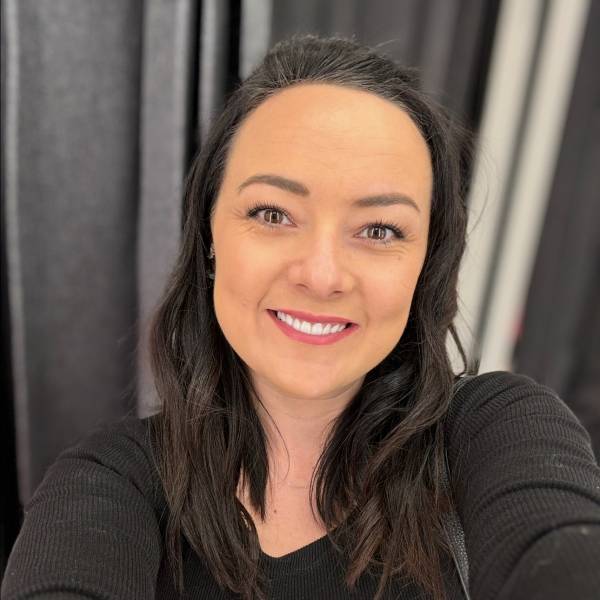 modelka s ID 01025J8OB0 p021