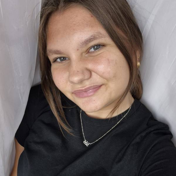 modelka s ID 01025KG5ZB p021