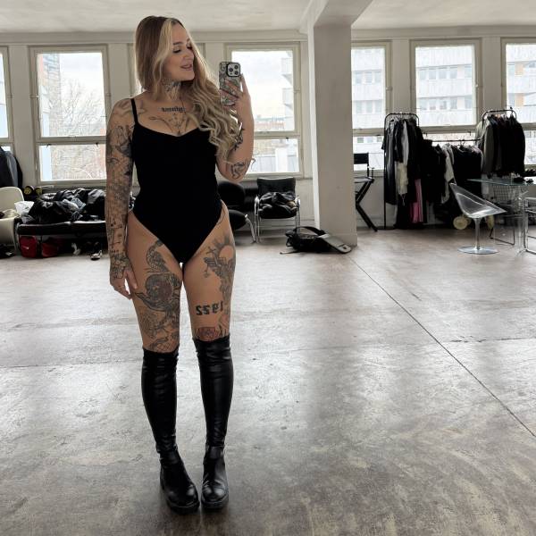 modelka s ID 01025KJXIB p031