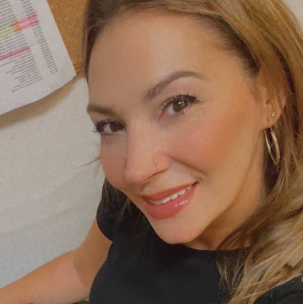 modelka s ID 01025NO4XH p021