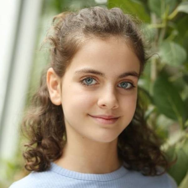 modelka s ID 01025S7AGB p021