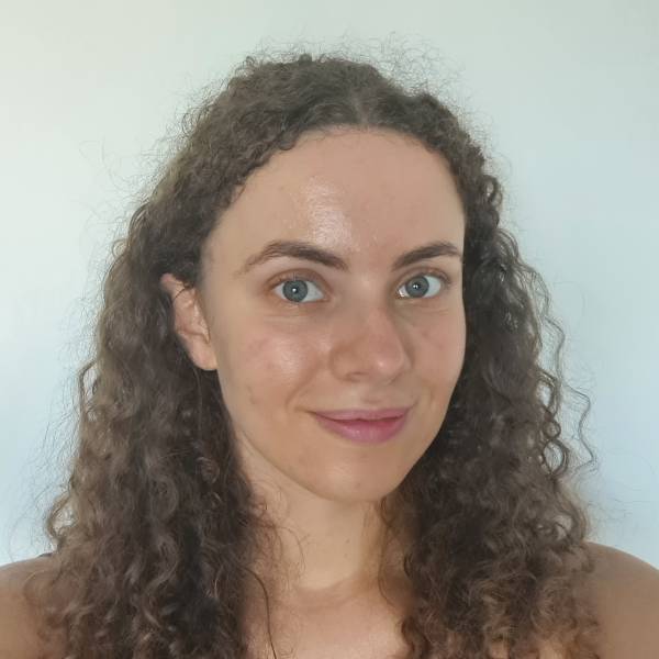 modelka s ID 01025XBH7Q p021