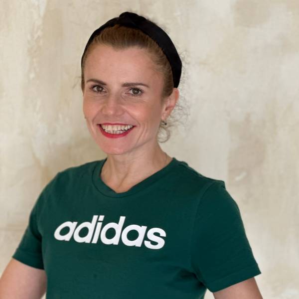 modelka s ID 010261JHS0 p021