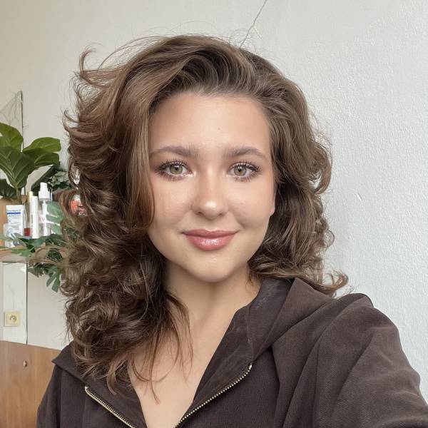 modelka s ID 01026EE3G4 p021