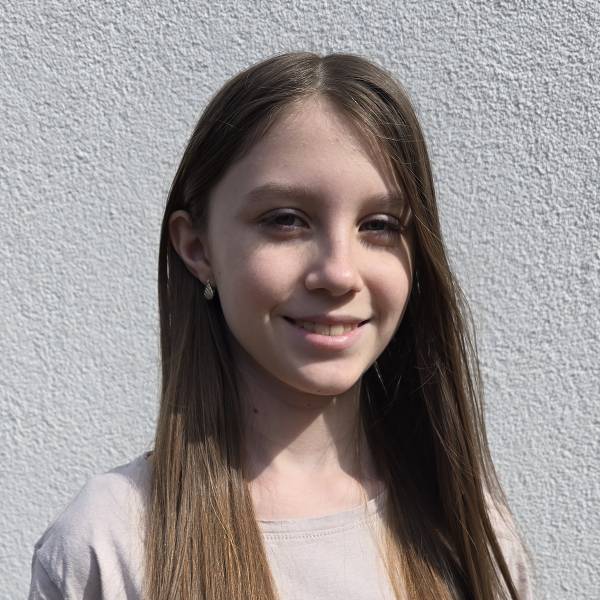 modelka s ID 01026GFAT1 p021