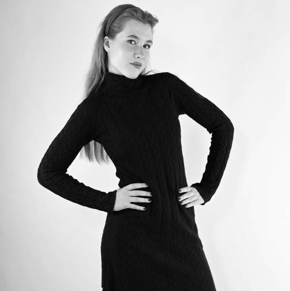 modelka s ID 01026GIHHJ p031