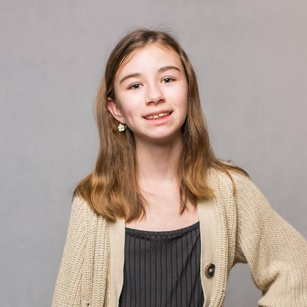 modelka s ID 01026H2OF7 p021