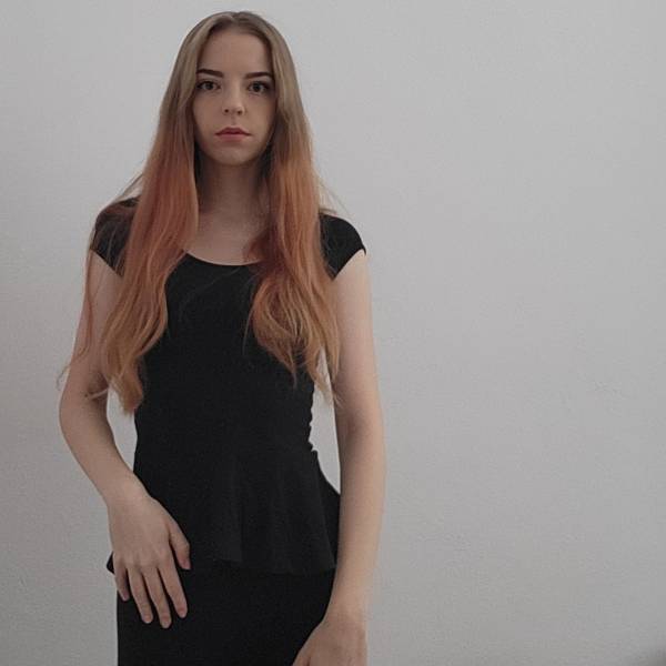 modelka s ID 01026LQQZ4 p031