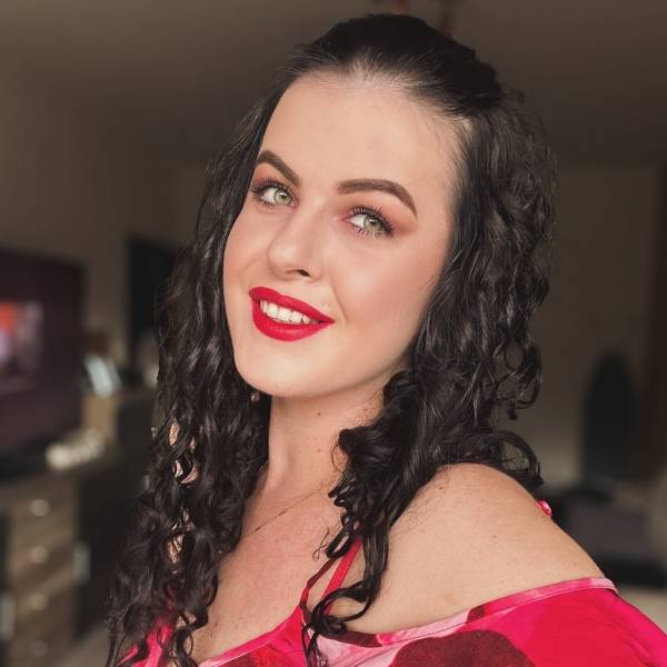 modelka s ID 01026TBNF6 p021