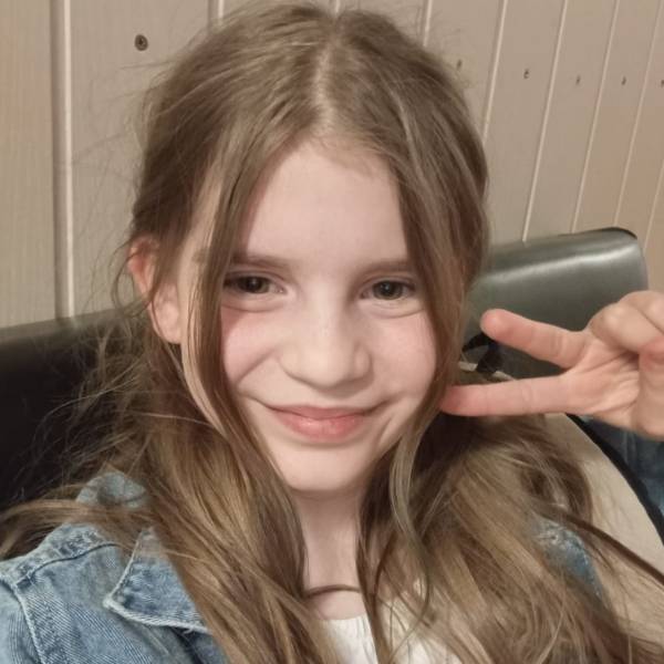 modelka s ID 01026WMF38 p021