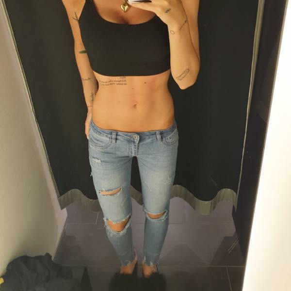 modelka s ID 010270N4DJ p031