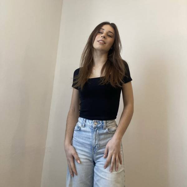 modelka s ID 010274ZRB1 p031