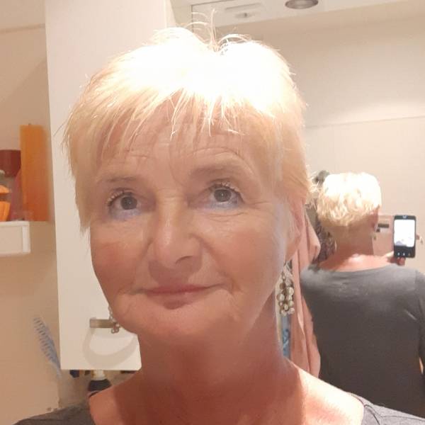 modelka s ID 010279L2IS p021