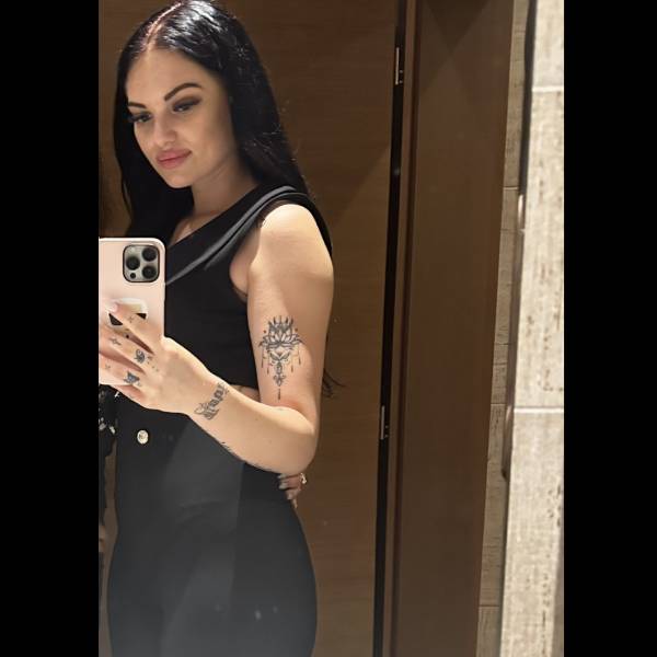 modelka s ID 01027JBLLP p031