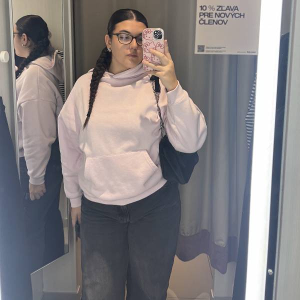 modelka s ID 01027P7HE7 p031