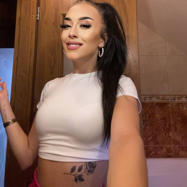 modelka s ID 01027SPPL8 p021