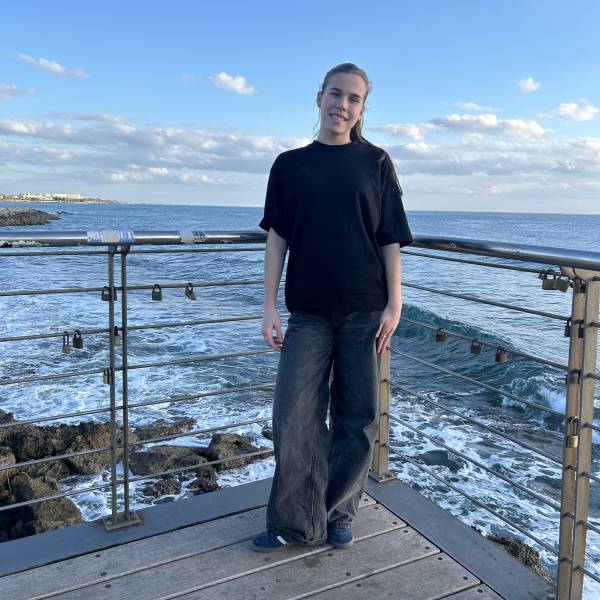 modelka s ID 01027V7RZM p031