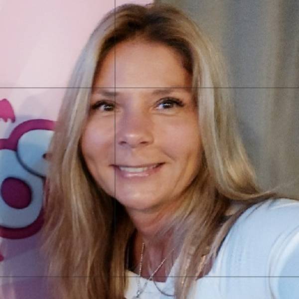 modelka s ID 010281J8GV p021