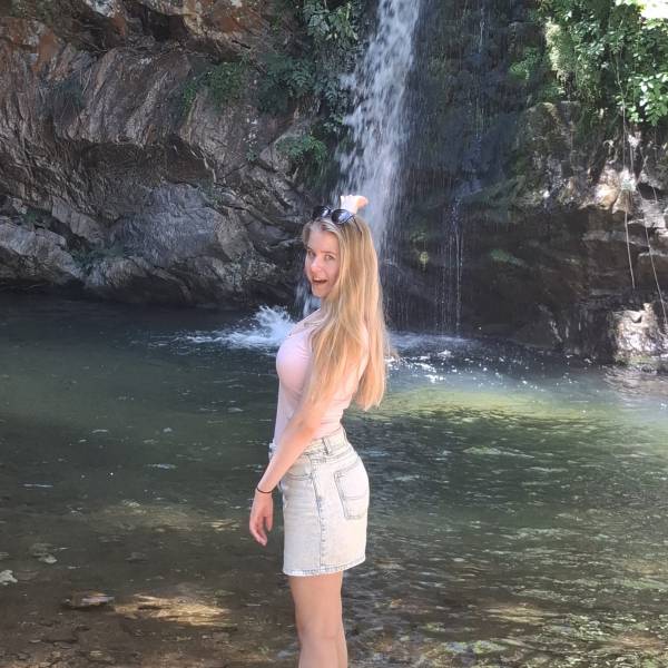 modelka s ID 0102844JPV p031