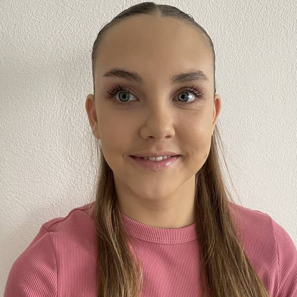 modelka s ID 0102854FZD p021