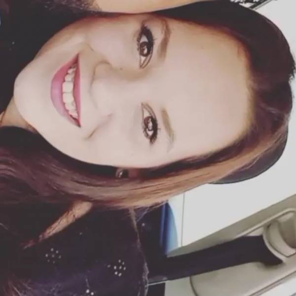 modelka s ID 010285G0HX p021