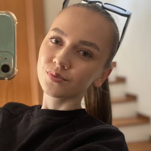 modelka s ID 01028JSB5Y p021