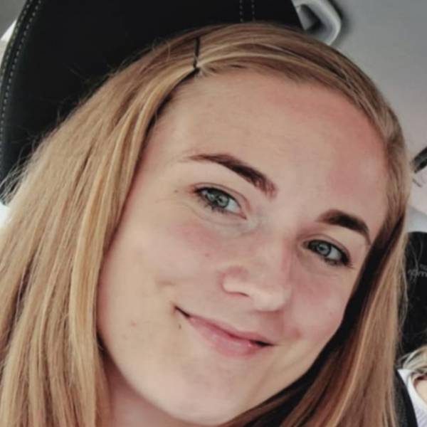 modelka s ID 01028K8TUD p021