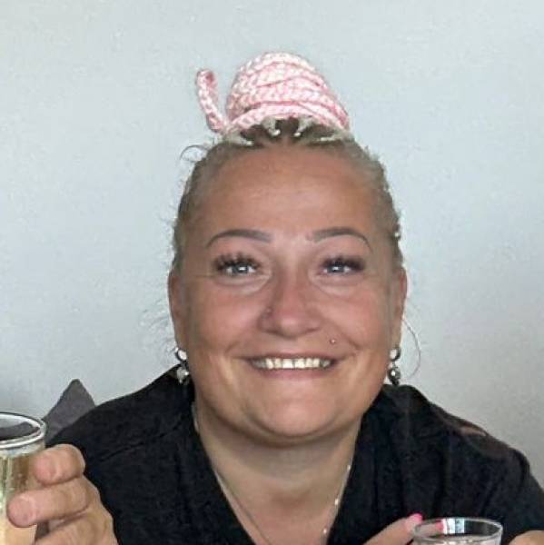 modelka s ID 01028KG9G6 p021