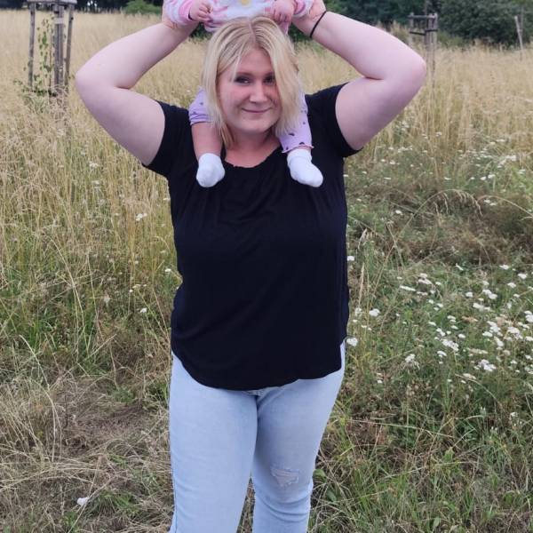 modelka s ID 01028NR49B p031