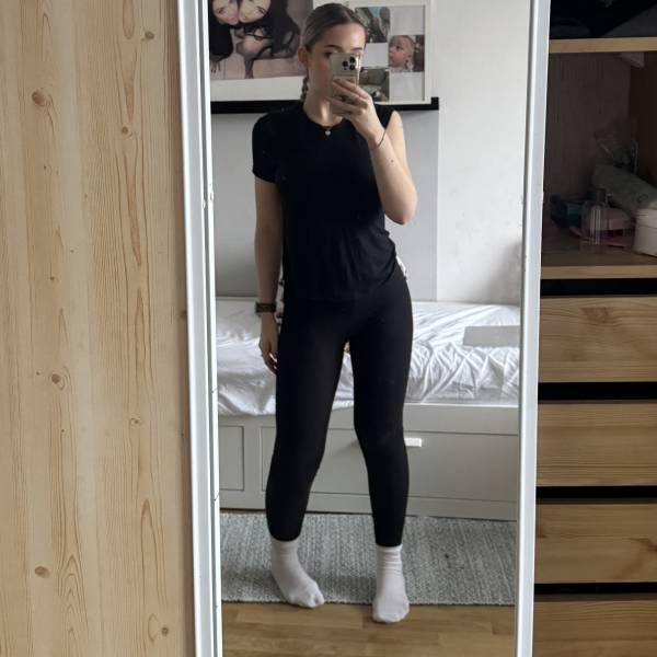 modelka s ID 01028W5PZL p031