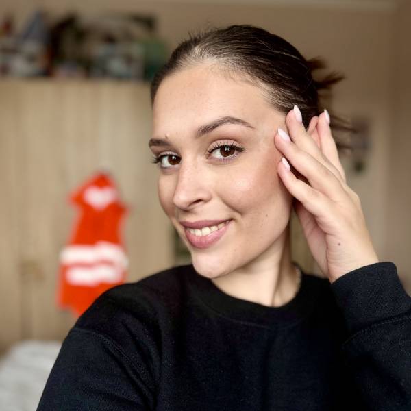 modelka s ID 01029C2JGF p021