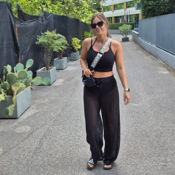 modelka s ID 01029KX6ZE p031