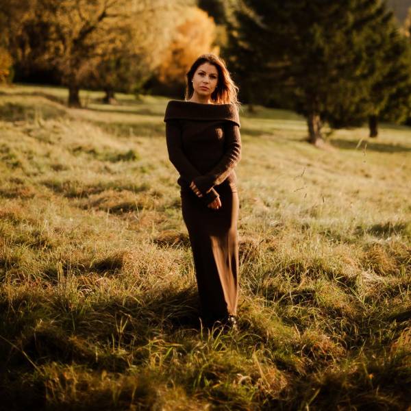 modelka s ID 01029OYN9Z p031