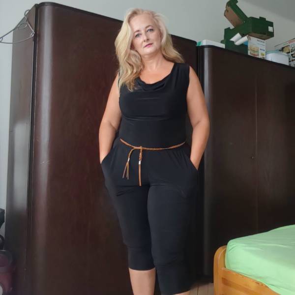 modelka s ID 01029R3DC8 p031