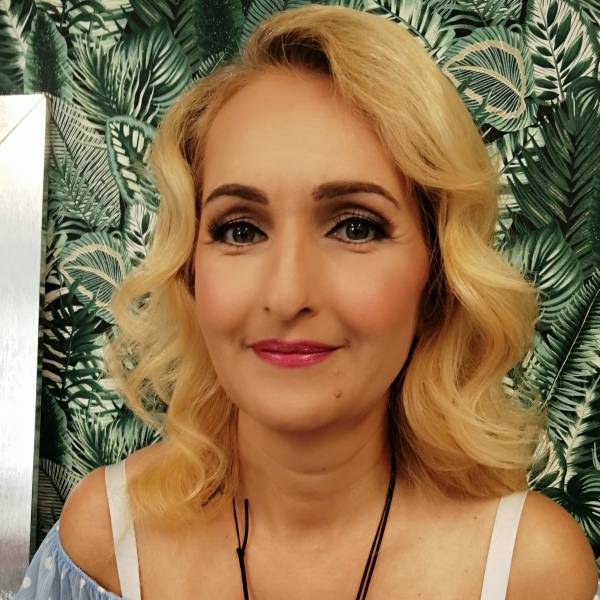 modelka s ID 01029T4FXQ p021