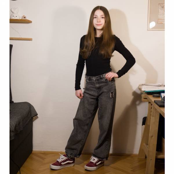 modelka s ID 01029VFYGV p031