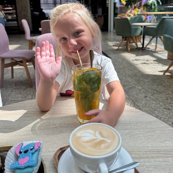 modelka s ID 0102A1TF8T p021