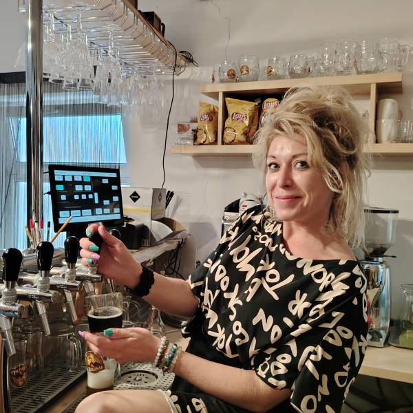 modelka s ID 0102A880U4 p021