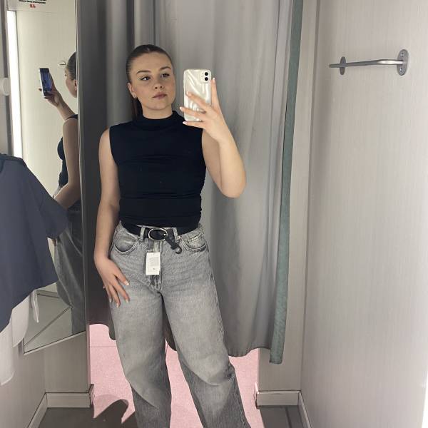 modelka s ID 0102A8MR8U p031