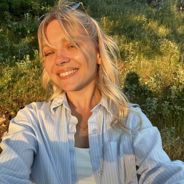 modelka s ID 0102AC15ID p021