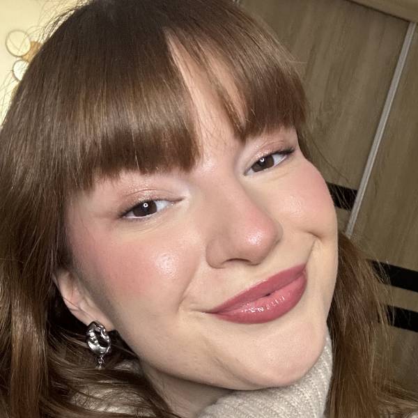 modelka s ID 0102AE09AD p021