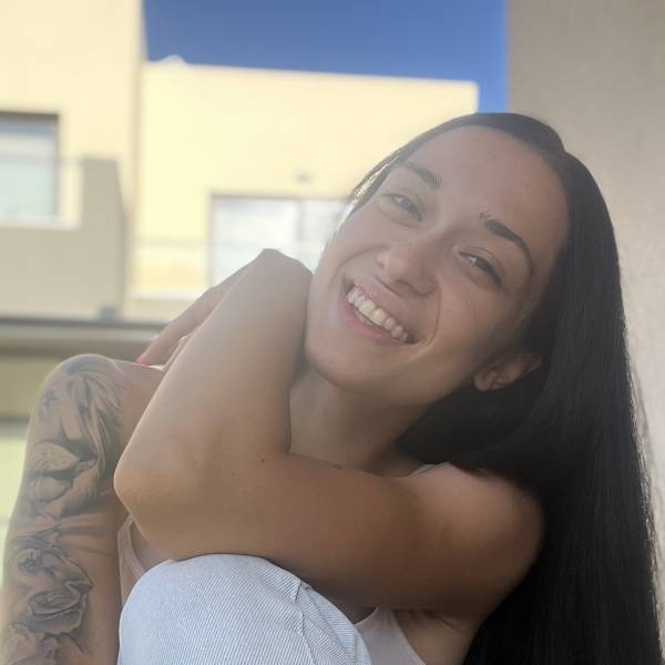 modelka s ID 0102AHYVWI p021