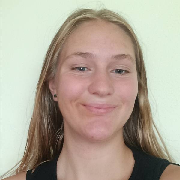 modelka s ID 0102ALVM2O p021