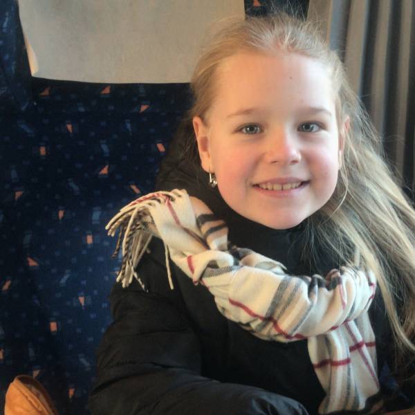 modelka s ID 0102ARSVR9 p021